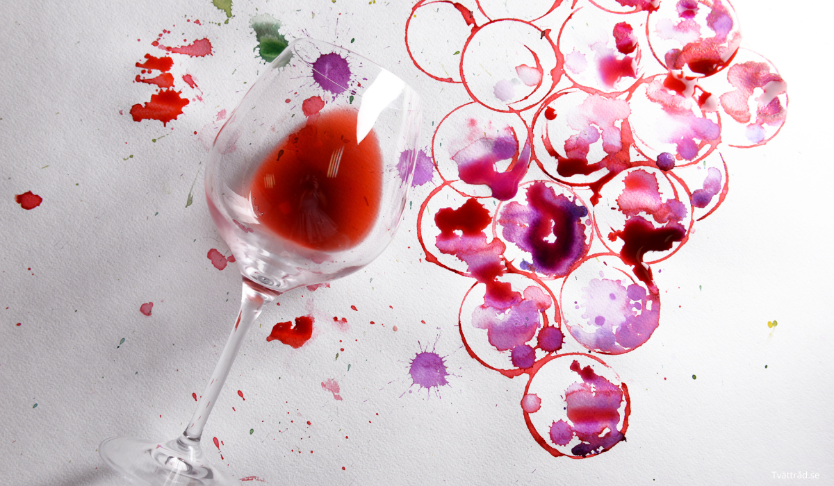 Rödvin och fläckar på tyg